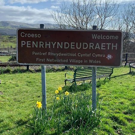 Snowdonia Rock Cottage - Cosy And Pet Friendly 彭希登德雷斯 外观 照片
